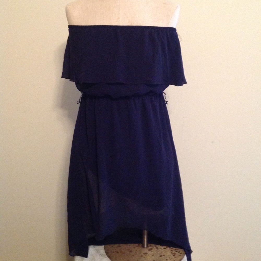 Gorgeous, blue, strapless dress